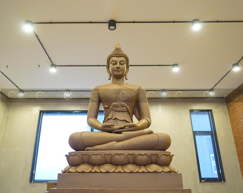 Mazā maqutee-Sakyamuni-buddha-skulptūra-01