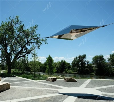 Mūsdienīga nerūsējošā tērauda spoguļa skulptūra bezgalīgi